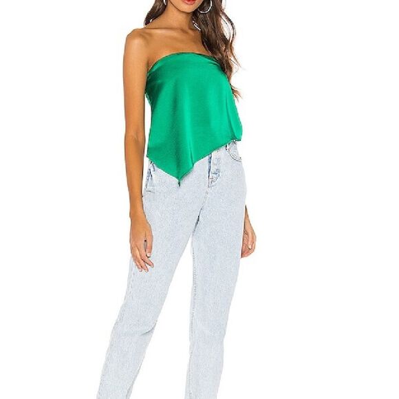 Superdown cora asymmetrical top in Kelly Green- Size Medium - Picture 3 of 11
